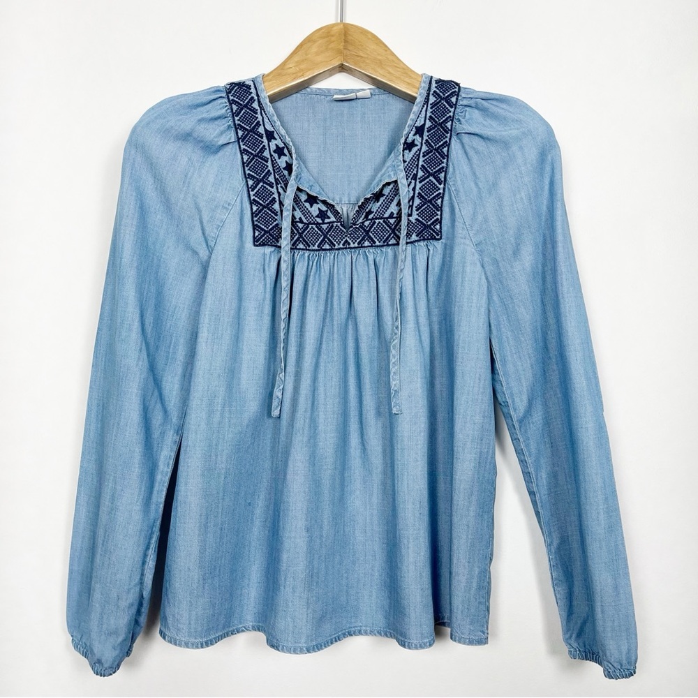 GAP‎ Medium Wash Boho Blouse with Navy Embroidered Accents Tie Front Size Small